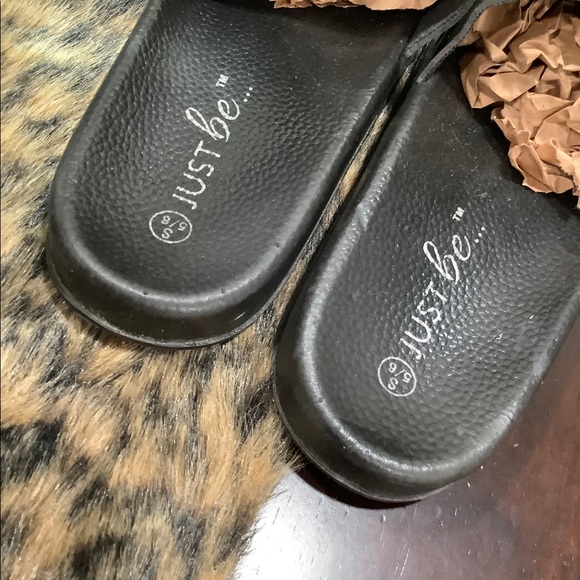 CANT EVEN SLIDES AND WEIRD SNAP BACK CAP - Picture 7 of 10